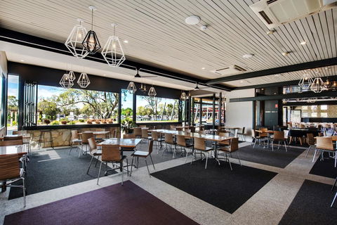 Berri Hotel - Accommodation Sunshine Coast 13