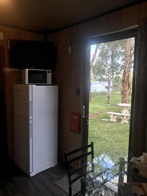 Murray Bridge Riverview Cabin - Accommodation Sunshine Coast 3
