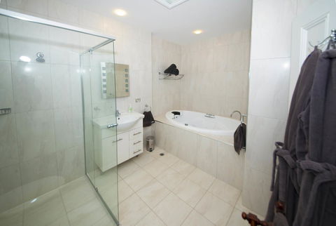 Yankalilla Bay Homestead - Accommodation Sunshine Coast 8