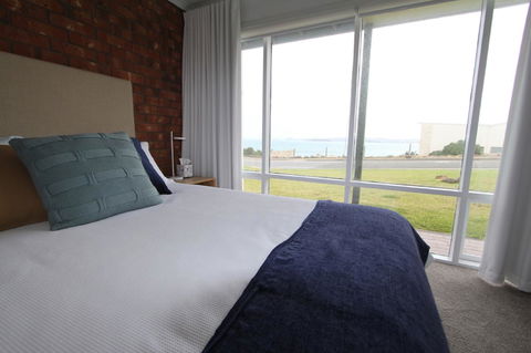 Southern Sands\' Beachfront Apartment - Accommodation Sunshine Coast 12