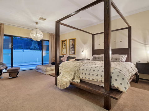 City-Barossa Gateway - Accommodation Sunshine Coast 0