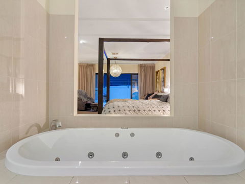 City-Barossa Gateway - Accommodation Sunshine Coast 1