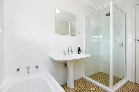 Red Door - Accommodation Sunshine Coast 6