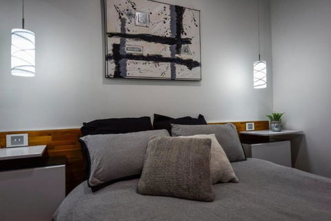 BENGALEE EXECUTIVE TOWNHOUSE- MODERN & STYLISH - Accommodation Sunshine Coast 2
