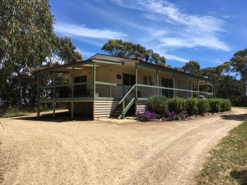 Cabernet Cottage - Accommodation Sunshine Coast 0