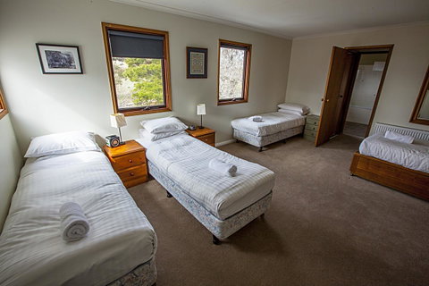 Eagles Range - Accommodation Sunshine Coast 10