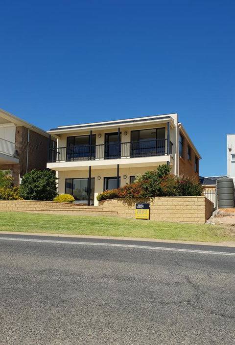 South Shores - Accommodation Sunshine Coast 1