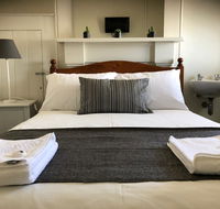 Cornwall Hotel - Accommodation Sunshine Coast