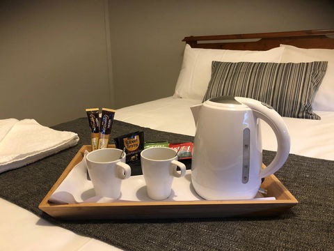 Cornwall Hotel - Accommodation Sunshine Coast 10