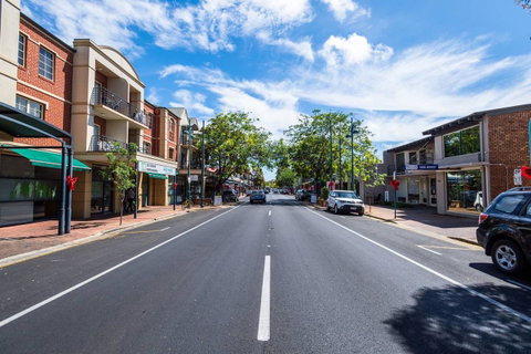 Executive 3 Bedroom Apartment + Internet + Parking - Accommodation Sunshine Coast 3