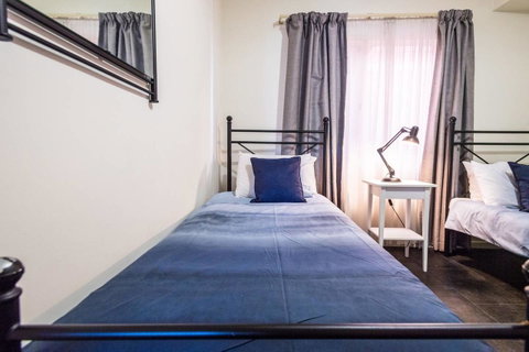 Executive 3 Bedroom Apartment + Internet + Parking - Accommodation Sunshine Coast 22