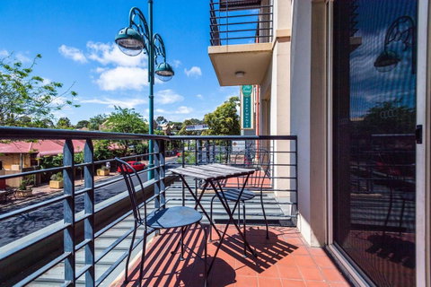 Executive 3 Bedroom Apartment + Internet + Parking - Accommodation Sunshine Coast 6