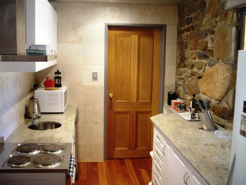 1860 Wine Country Cottages - Accommodation Sunshine Coast 13