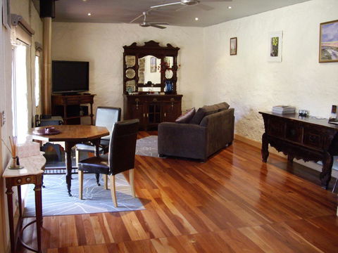 1860 Wine Country Cottages - Accommodation Sunshine Coast 16