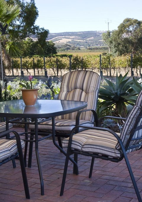 Linger Longer Vineyard - Accommodation Sunshine Coast 14