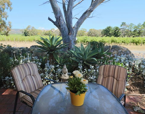 Linger Longer Vineyard - Accommodation Sunshine Coast 0