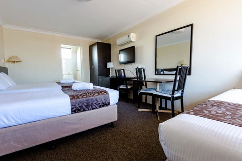 Abcot Inn - Accommodation Sunshine Coast 2