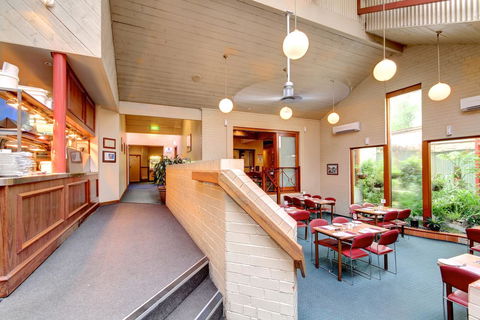 Victoria Hotel Strathalbyn - Accommodation Sunshine Coast 2