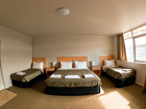 Highway One Motel - Accommodation Sunshine Coast 1