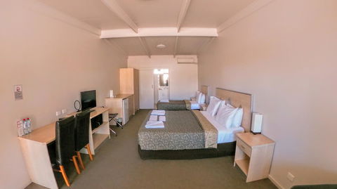 Highway One Motel - Accommodation Sunshine Coast 3
