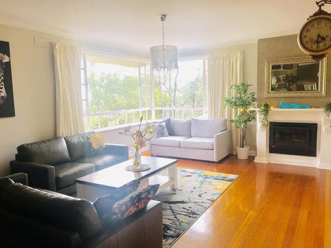 Stunning House With Beautiful Entertainment Area!! - Accommodation Sunshine Coast 1