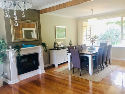 Stunning House With Beautiful Entertainment Area!! - Accommodation Sunshine Coast 4