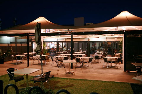 Sundowner Motel Hotel - Accommodation Sunshine Coast 0