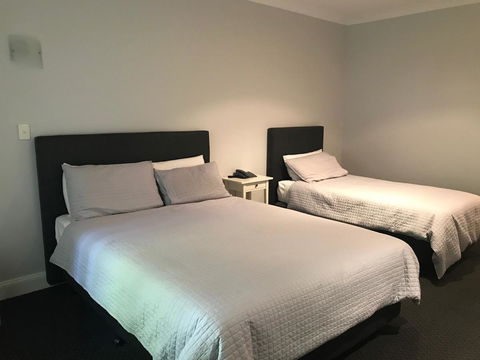 St Francis Winery - Accommodation Sunshine Coast 2