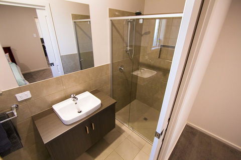 Serene Shores - Accommodation Sunshine Coast 11