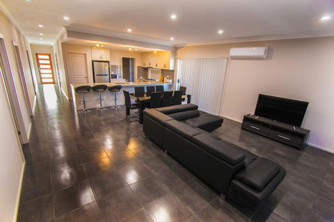 Serene Shores - Accommodation Sunshine Coast 2