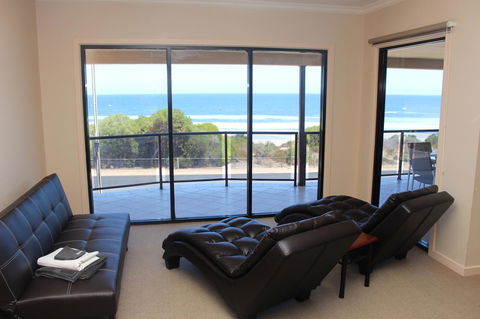 The Lighthouse - Beachfront Accommodation - Accommodation Sunshine Coast 5