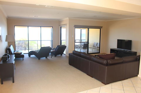 The Lighthouse - Beachfront Accommodation - Accommodation Sunshine Coast 2