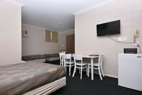 Motel Poinsettia - Accommodation Sunshine Coast 24