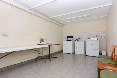 Motel Poinsettia - Accommodation Sunshine Coast 8