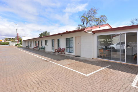 Motel Poinsettia - Accommodation Sunshine Coast 9