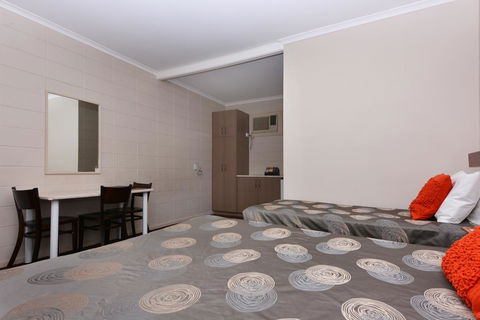 Motel Poinsettia - Accommodation Sunshine Coast 18