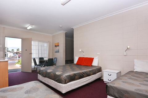 Motel Poinsettia - Accommodation Sunshine Coast 21