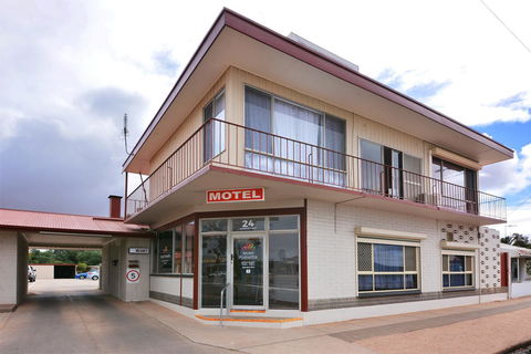 Motel Poinsettia - Accommodation Sunshine Coast 13
