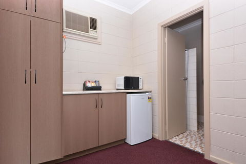 Motel Poinsettia - Accommodation Sunshine Coast 19