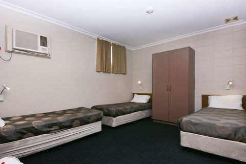 Motel Poinsettia - Accommodation Sunshine Coast 23