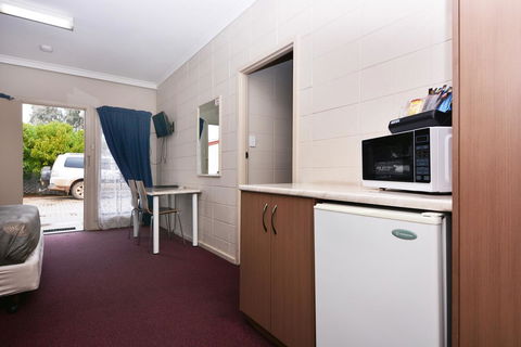 Motel Poinsettia - Accommodation Sunshine Coast 15