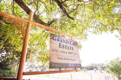 Grand Cru Estate Homestead - Accommodation Sunshine Coast 7