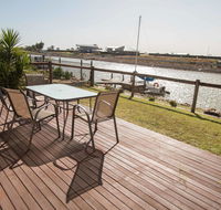Waterfront on Jefferson at Wellington Marina SA - Accommodation Sunshine Coast