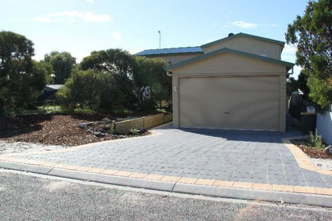 LAS ARENAS - The Sands - BEACH HOUSE - Accommodation Sunshine Coast 0