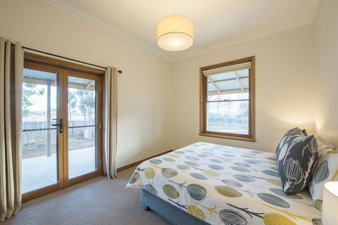 Flinders Bush Retreats - Accommodation Sunshine Coast 0