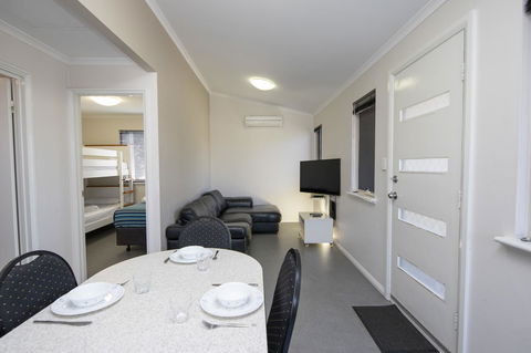 Karrinyup Waters Resort - Accommodation Sunshine Coast 14