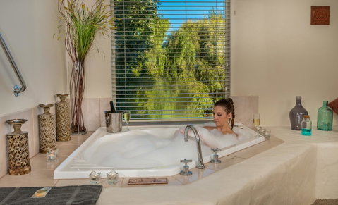 Chimes Spa Retreat - Accommodation Sunshine Coast 15