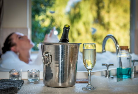 Chimes Spa Retreat - Accommodation Sunshine Coast 16
