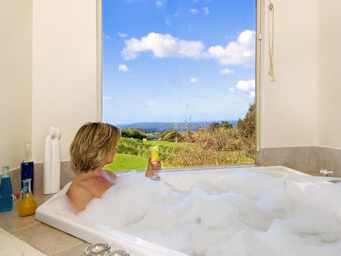 Chimes Spa Retreat - Accommodation Sunshine Coast 35