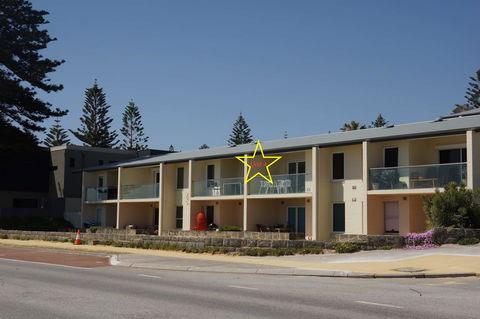Cottesloe Beachfront Ocean View Apartment - Accommodation Sunshine Coast 1